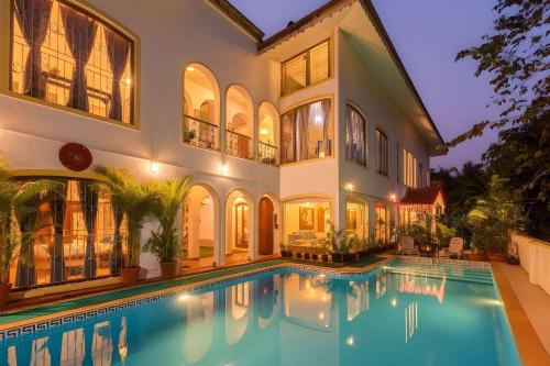 Penha de Franรงa Villa | Casa Do Amor by VEO - Part of StayVista