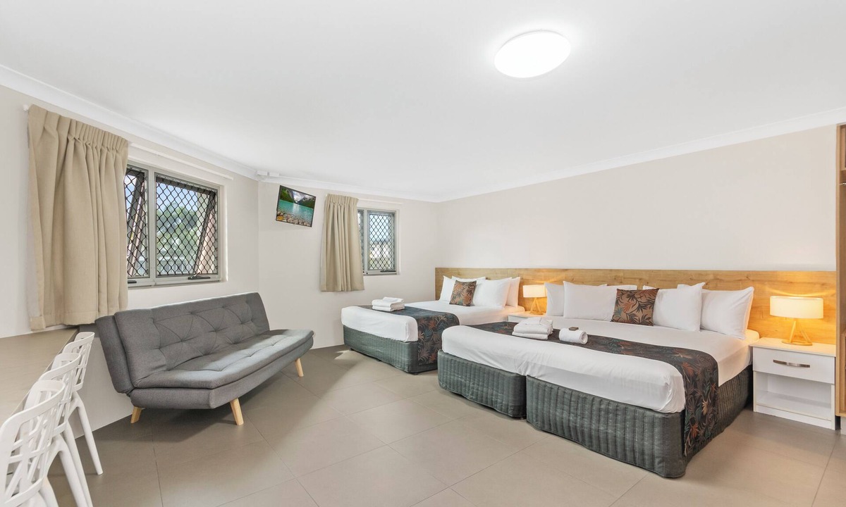 North Ward Hotel | Castle Crest Motel