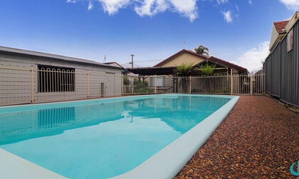 Caves Beach House | Caves Getaway - pool, beach, DOG friendly & air-conditioned for comfort