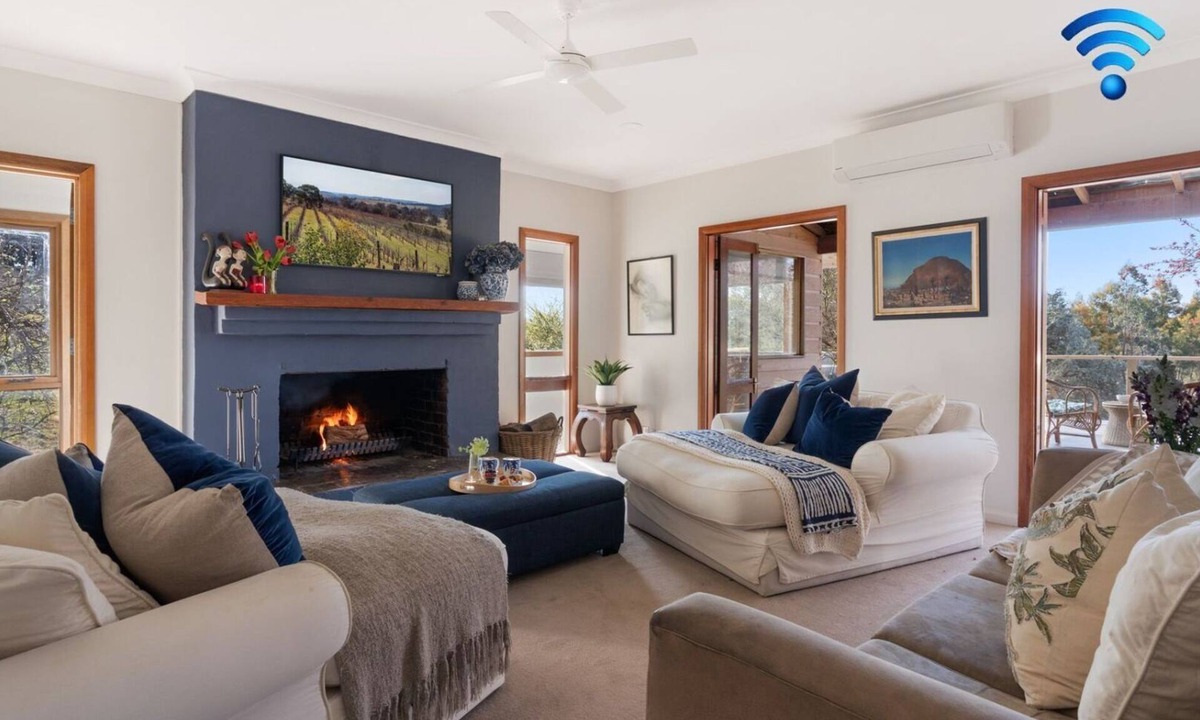 Canyonleigh House | Cedar Cottage – charming rural vistas