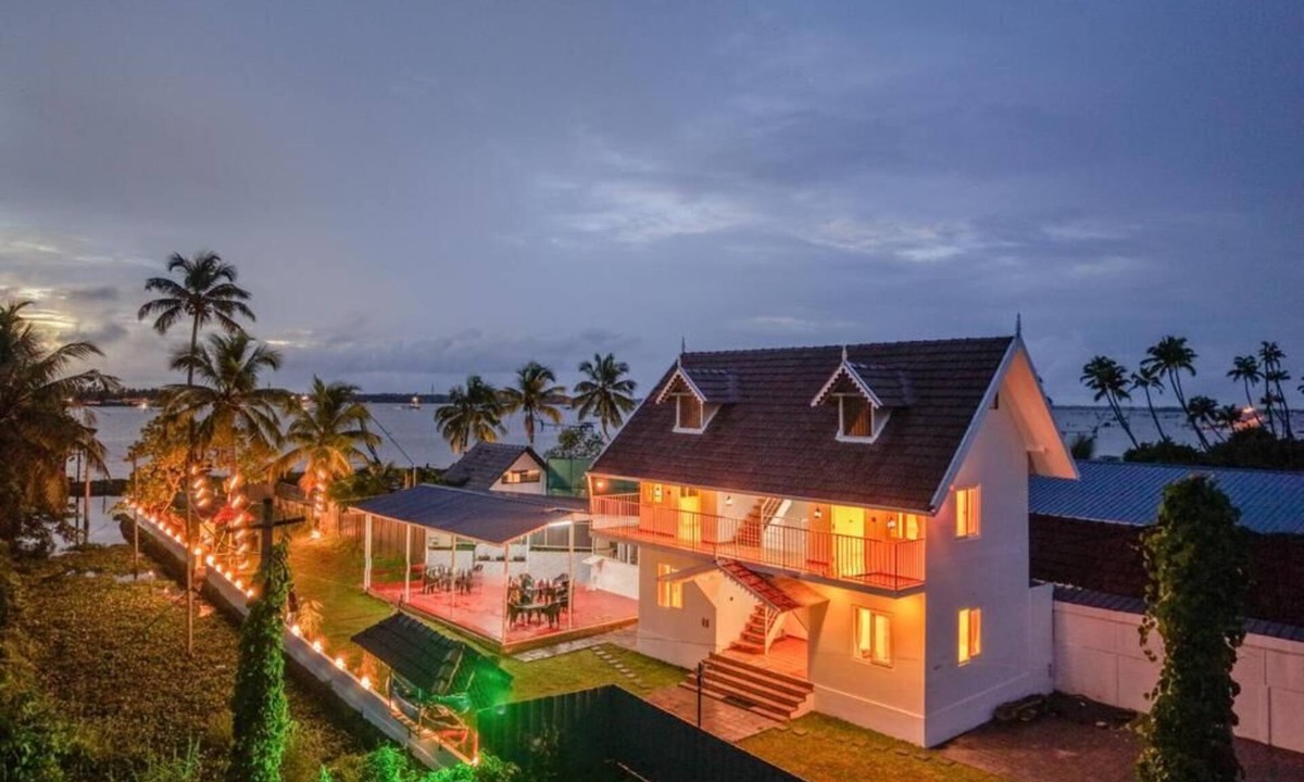 Kumbalam Bed & Breakfast | Celestiah Lakeshore Kochi by VOYE HOMES
