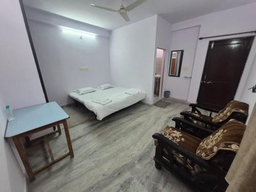 Khattalwada House | Chandan Palace Hotel & Paying Guest House