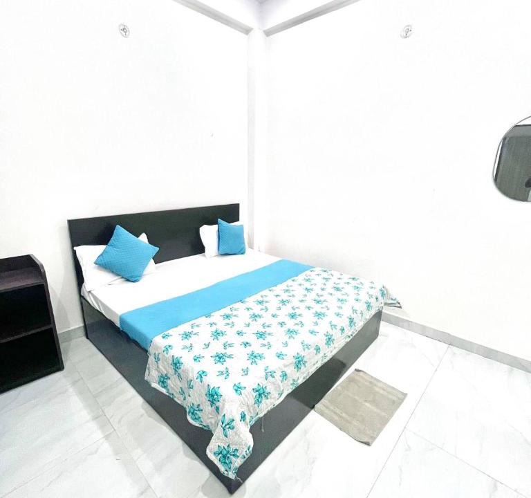 Vrindavan House | Charming Guest Room Retreat in Vrindavan with Modern Comforts