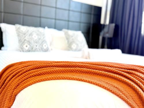 Chatswood CBD Apartment | Chatswood Exeutive Suites - 3beds2baths with Parking