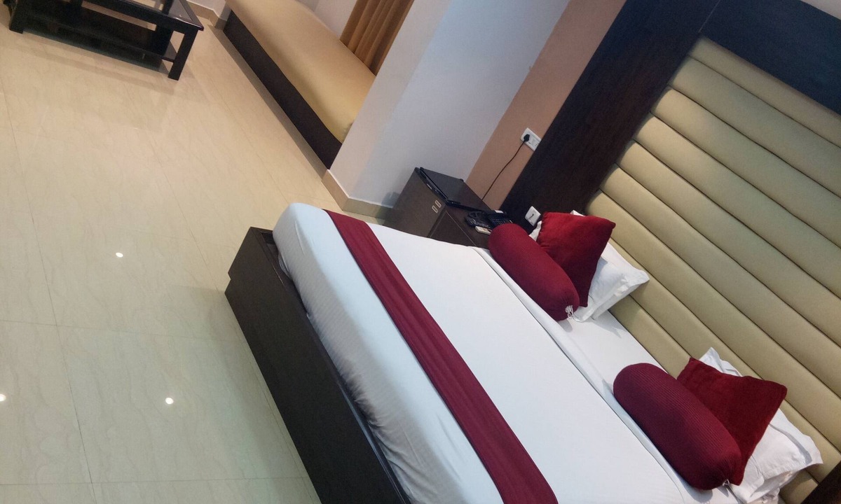 Sahibganj Hotel | CHINMAYE INN