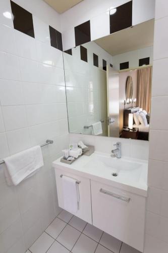Newcastle Hotel | Clarendon Hotel