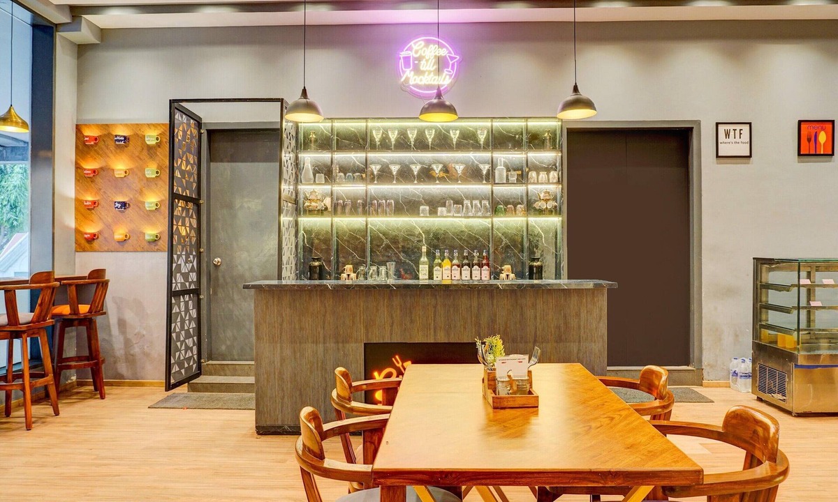 Jogeshwari West House | Classic Hotel Arma Town House Mumbai
