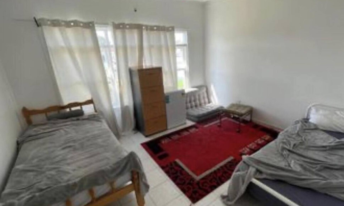 South Granville House | Close to parramatta CBD, a perfect family retreat in a suburb house.Pet friendly
