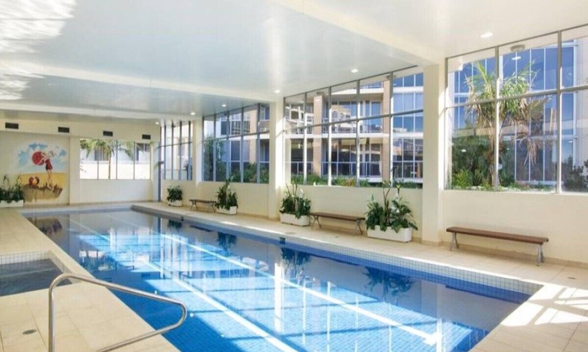 Waterloo Apartment | Close to Sydney City: 2 Bed, parking, pool & sauna