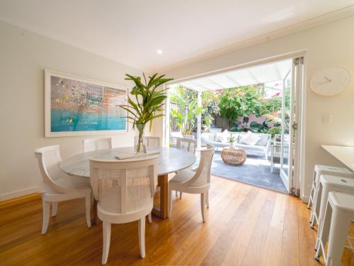 Vaucluse Apartment | Coastal 4BR Home for 10 with Garden and Garage