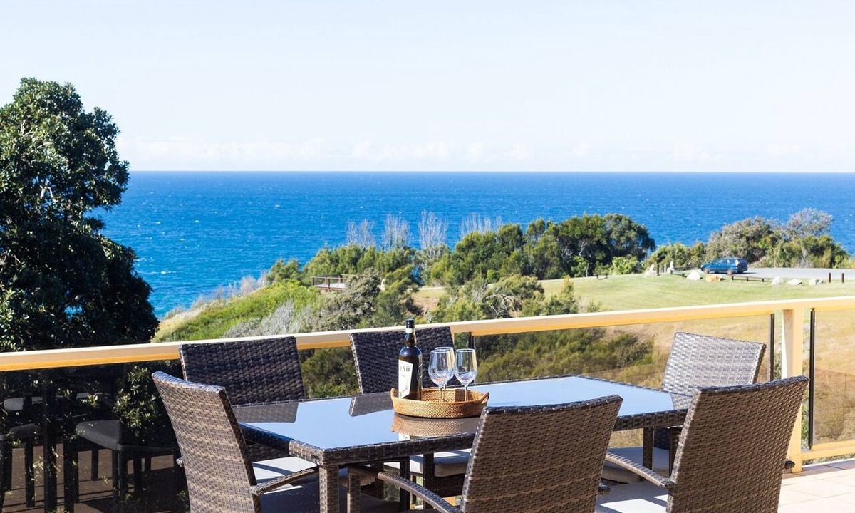 Nambucca Heads Apartment | Coastal Chill - Discover the ultimate coastal escape in this exclusive 3-bedroom beachside apartment