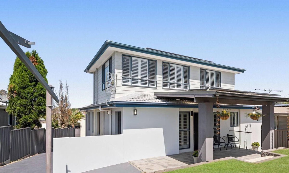 Caves Beach House | Coastal Retreat In Lake Macquarie