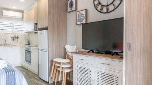 Sawtell Hotel | Coasters 18 - steps from downtown Sawtell