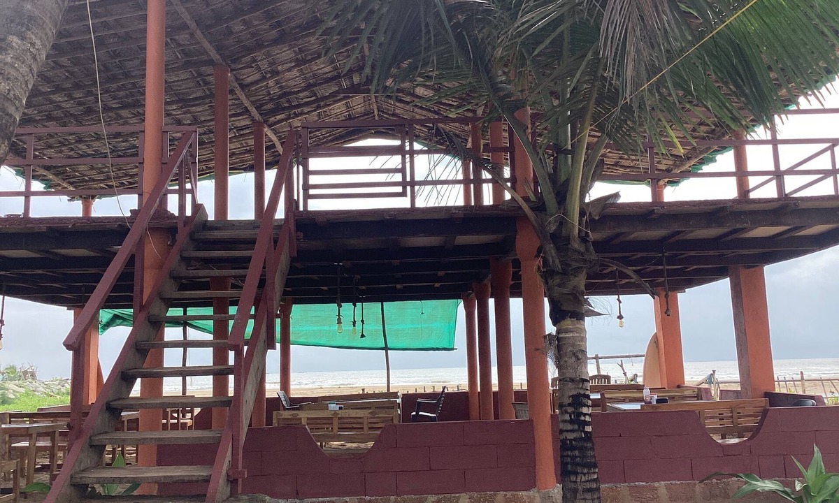 Hireguthi Hotel | Coconut Tree cottages