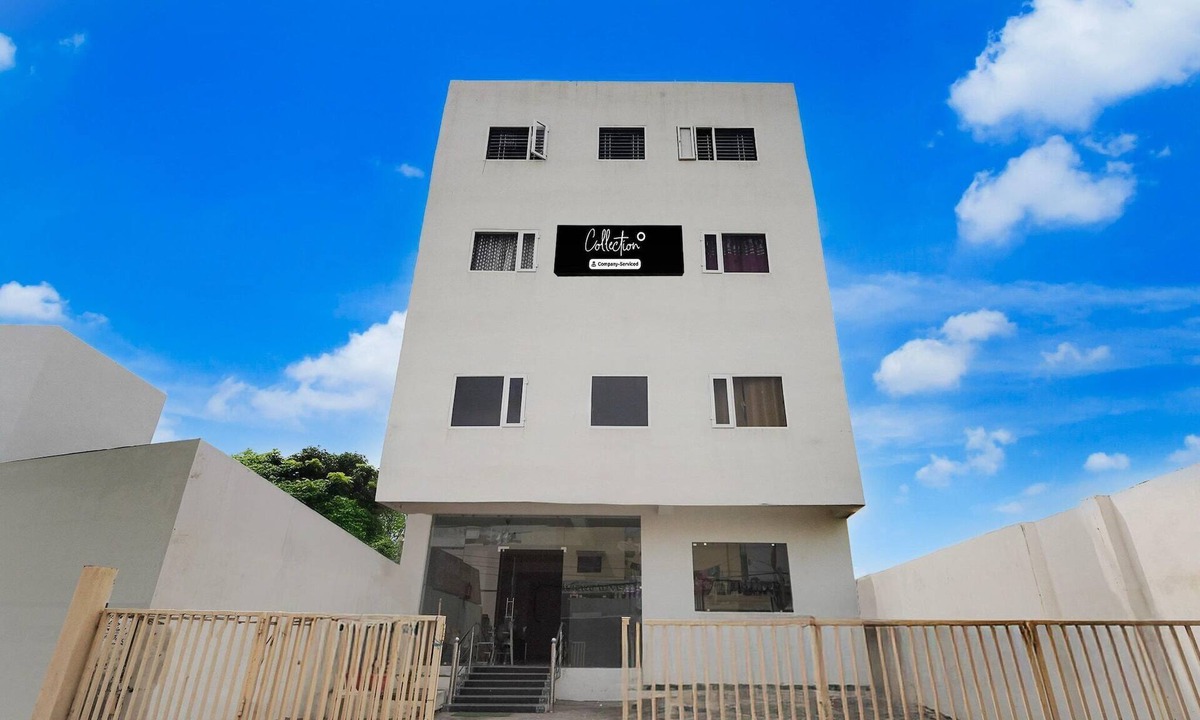 Kakarmatha House | Collection O Banaras Railway Junction