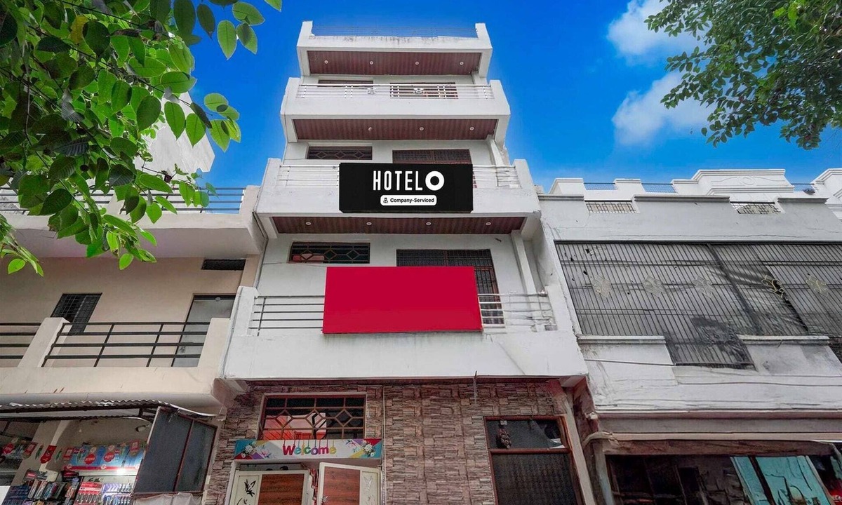 Kanpur House | Collection O Gurdev Metro Station Kanpur