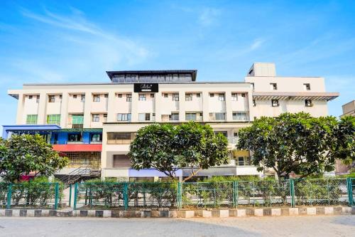 Infocity Hotel | Collection O Infocity Metro Station Gandhinagar Formerly Hotel Grand Krishna