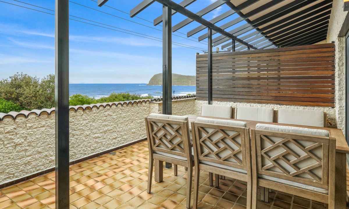 Copacabana Apartment | 'Copa Breakers' 2-Bed with Expansive Ocean Views