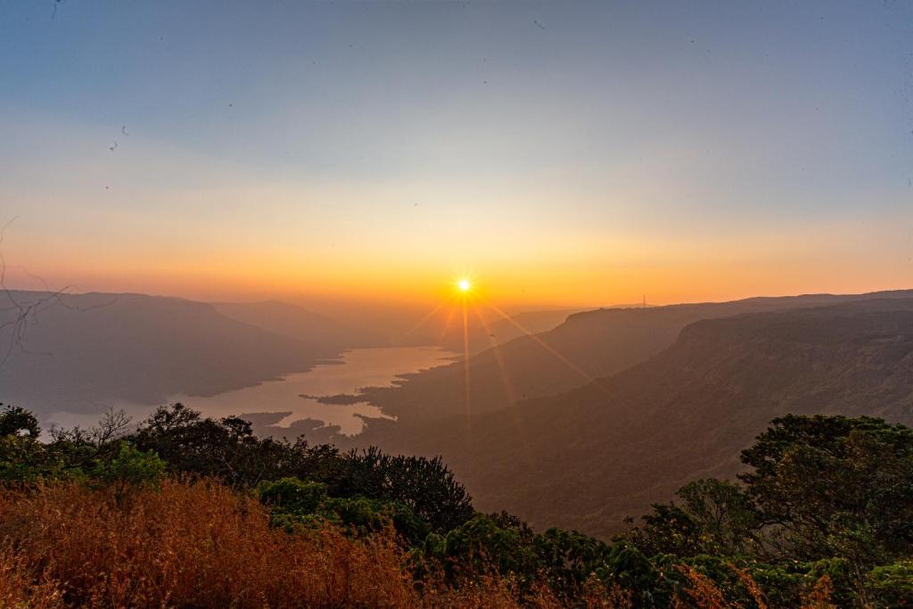 Bajarwadi House | CosmicStays Evergreen Cascade - The Hidden Gem of Mahabaleshwar