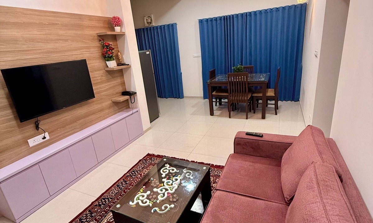 Gandhinagar Apartment | Cozy 2-bedroom apartment with AC in awesome GIFT City