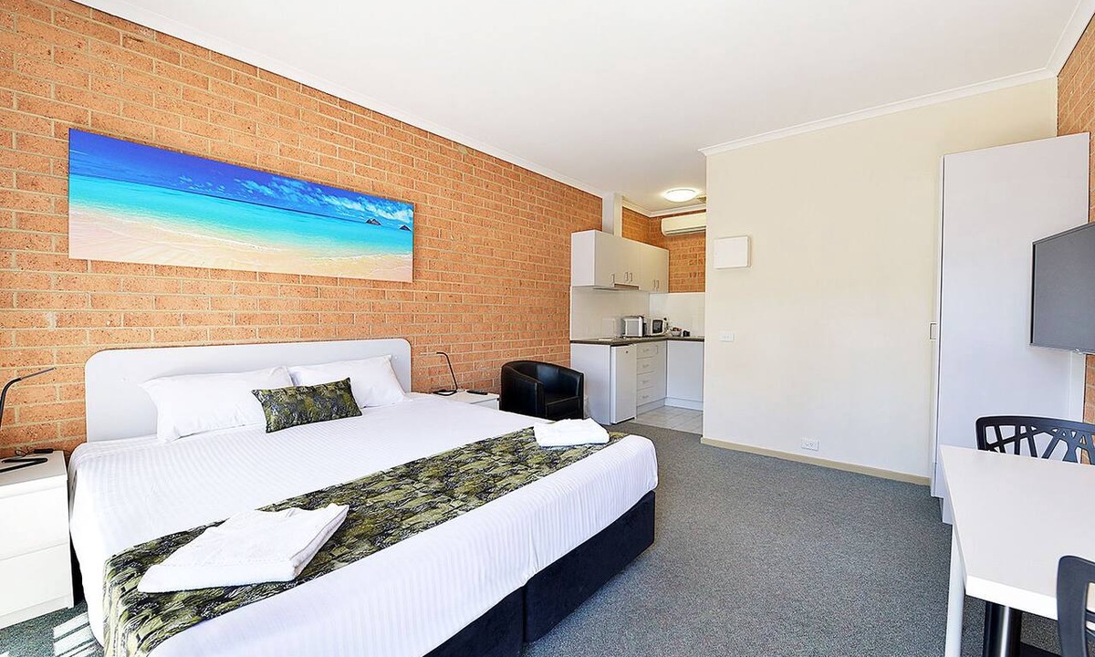 Cranbourne Hotel | Cranbourne Motor Inn