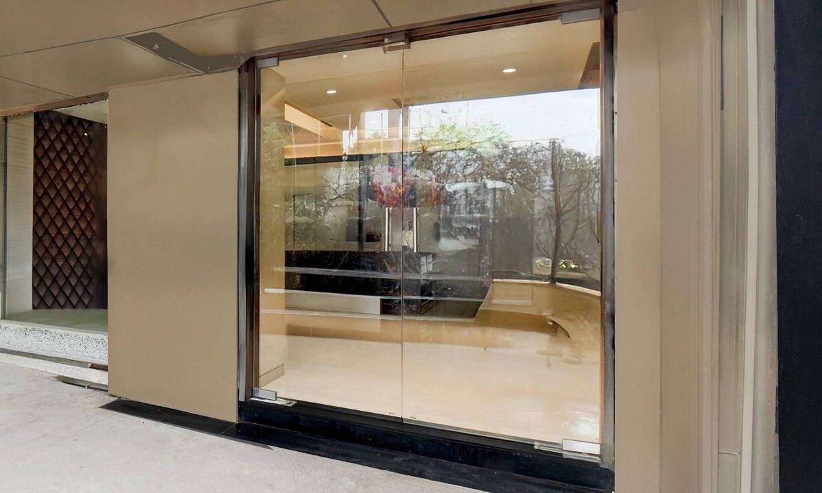 Pune House | Deluxe Popular Hotel