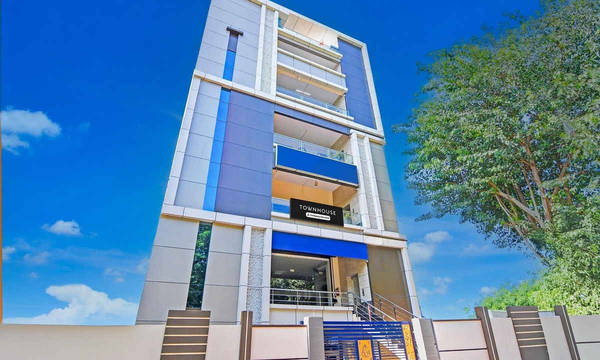 Dwaraka Nagar House | Deluxe Relax Resto Inn