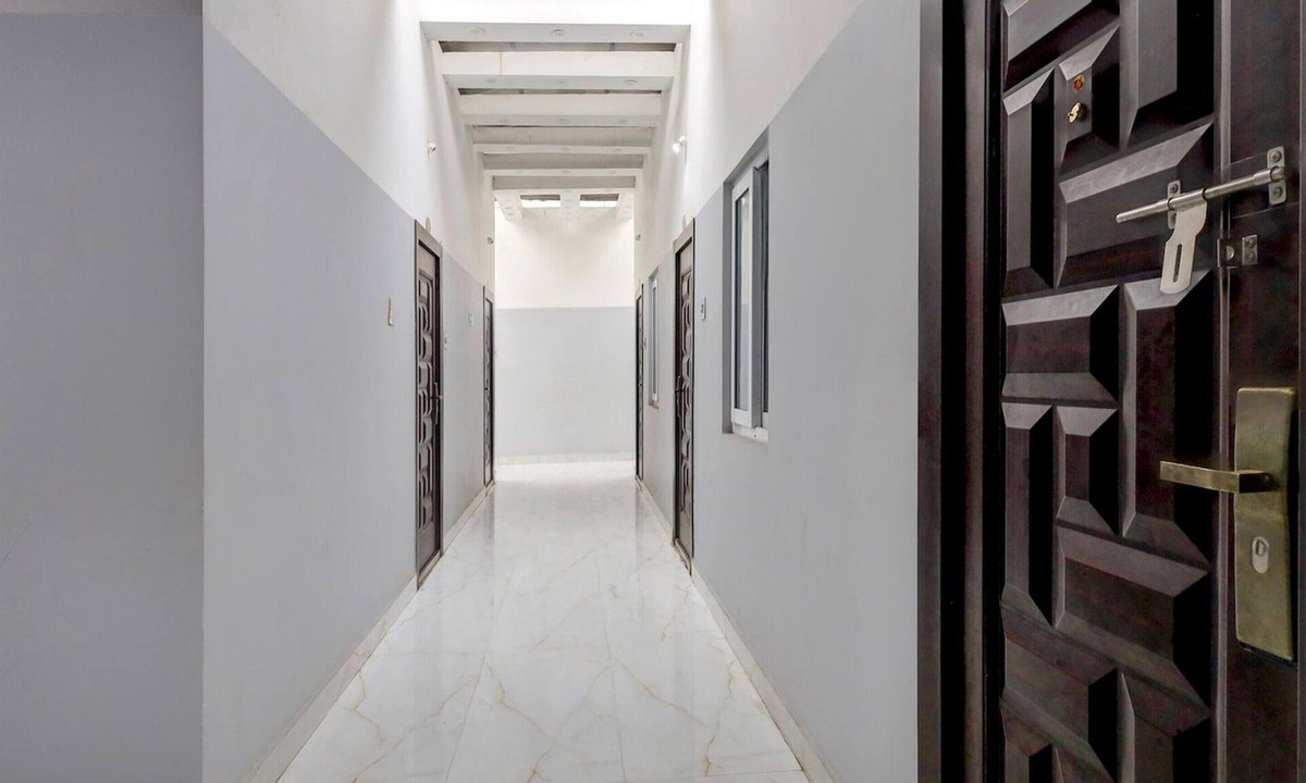Tiruvallur House | Deluxe S K Vinoth Mahal