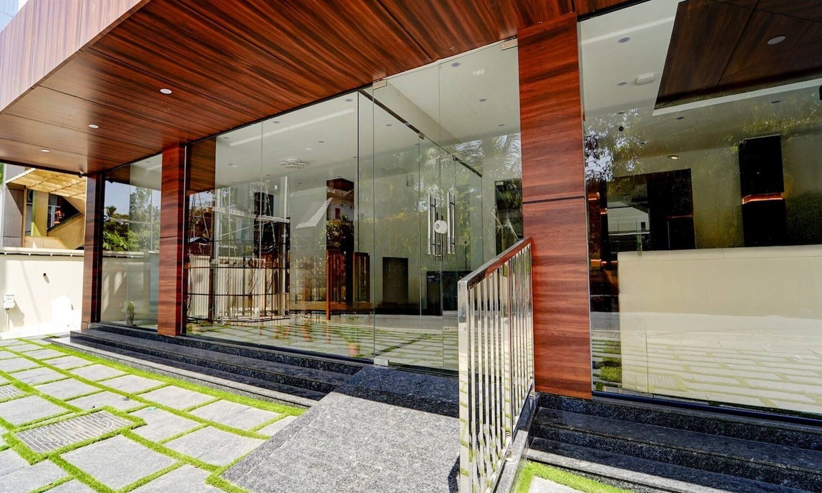 Nedumbassery House | Deluxe Super Townhouse Oak Cochin