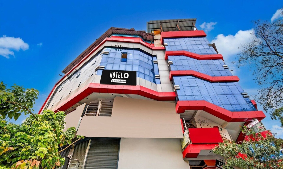 Civil Lines House | Deluxe with BalconyStation View Hotel