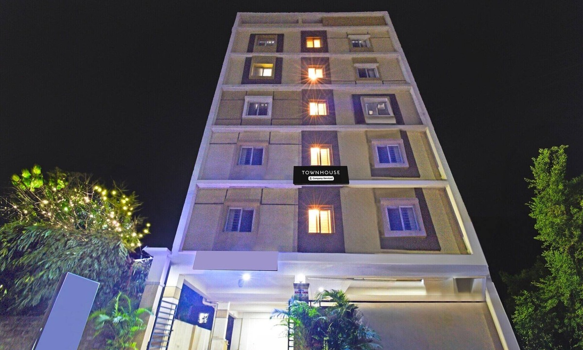 Kondapur House | Deluxe with Twin BedRrr Inn