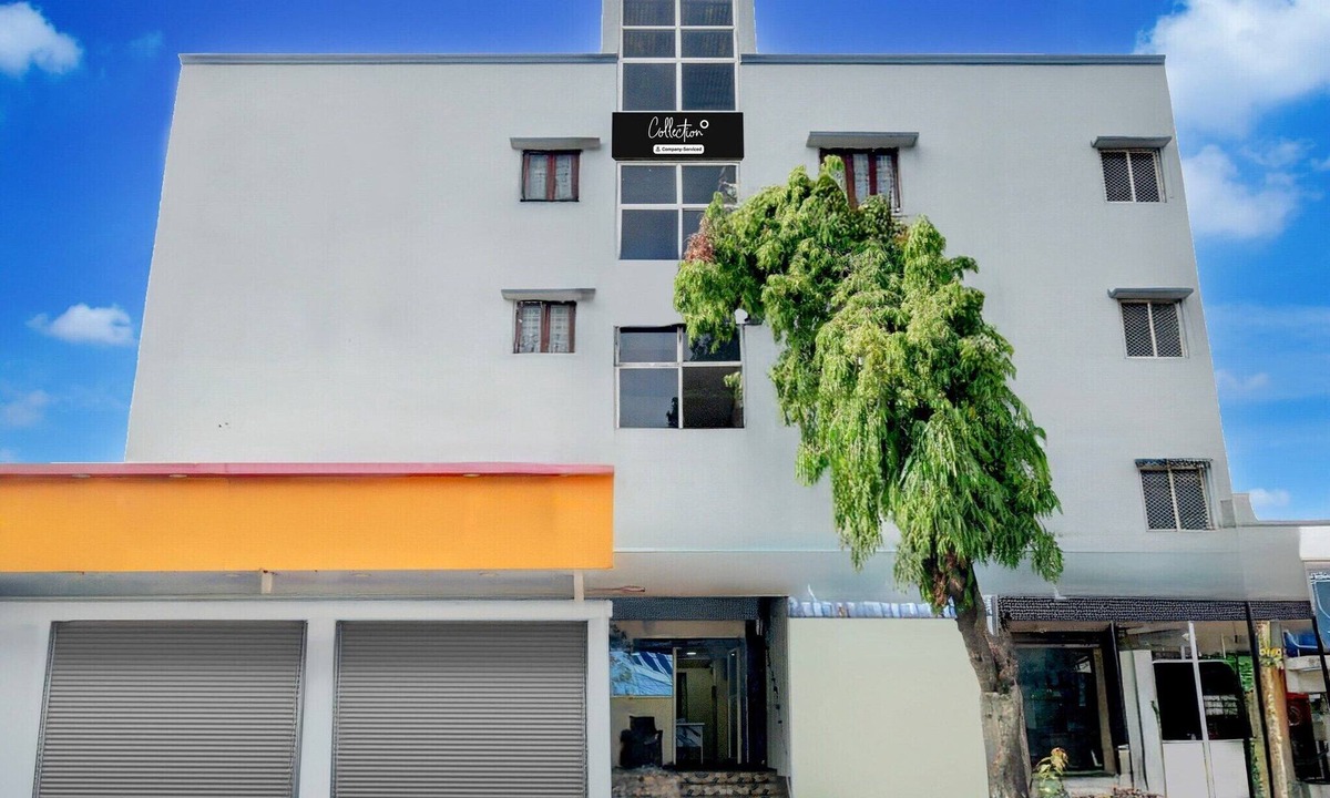 Hyderabad House | DeluxeCollection O Kothapet Near Omini Hospital
