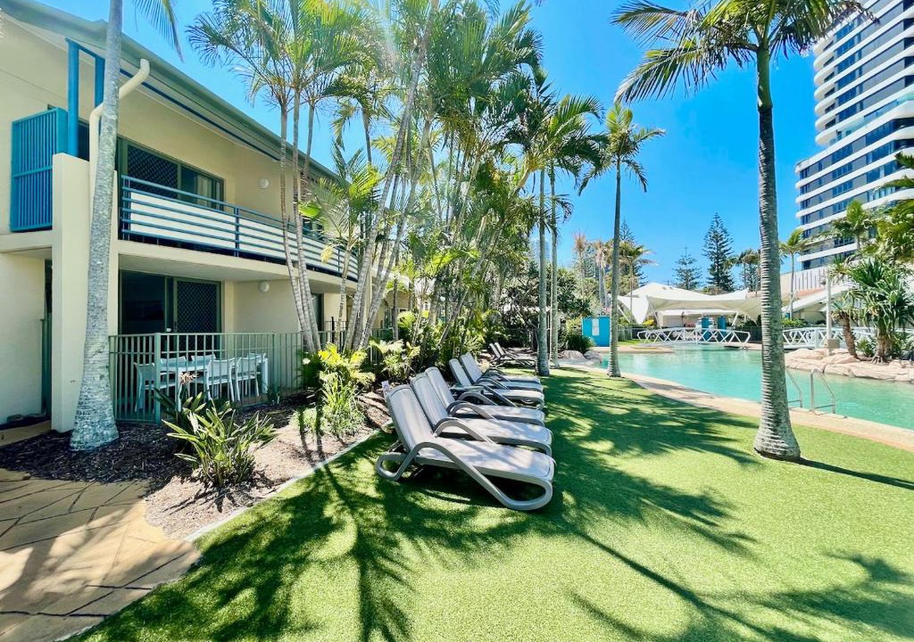 Mermaid Beach Apartment | Diamond Beach 85
