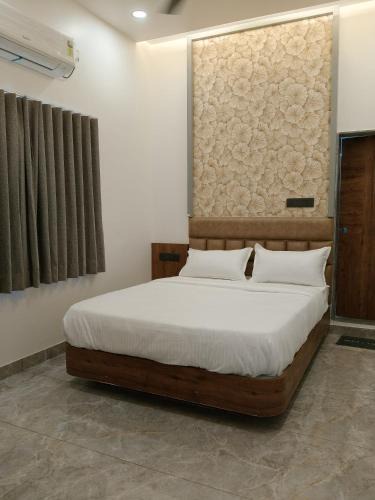 Dwarka Apartment | Dwarka Dekho - Grand Palace