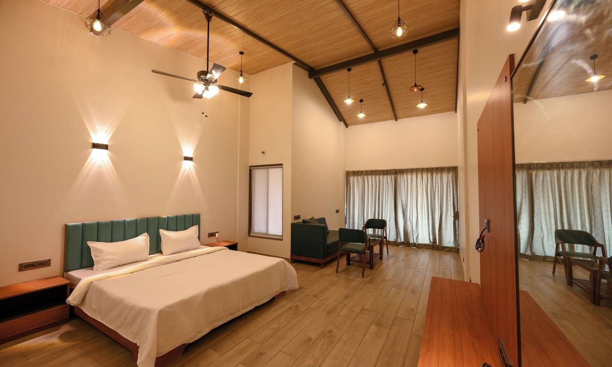 Igatpuri Hotel | E and G Green Court