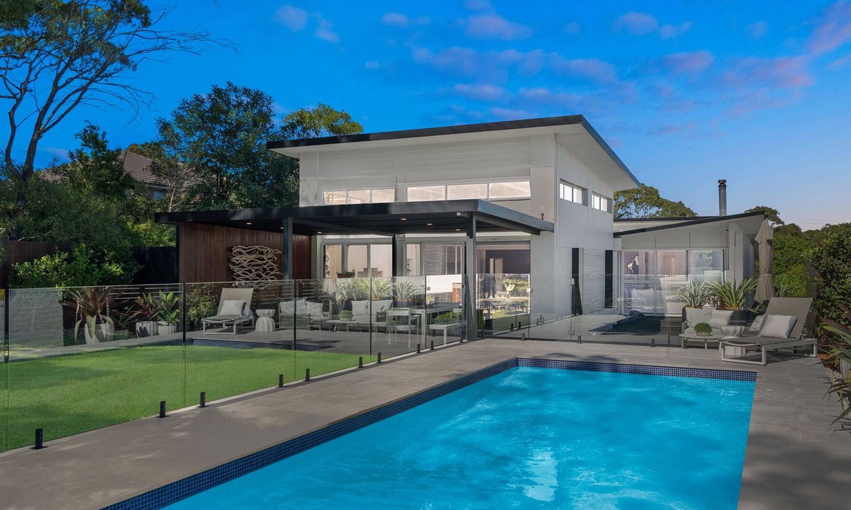 Killcare Heights House | Eau De Vie - Luxurious Home w/ Stunning Outdoor Pool in Killcare