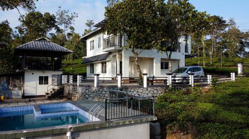 Elappara Villa | Edayan Meadows - 4-Bedroom Private Pool Villa in Vagamon