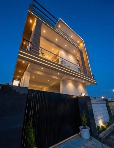 Dehradun House | Elara stays by O-Bandhu