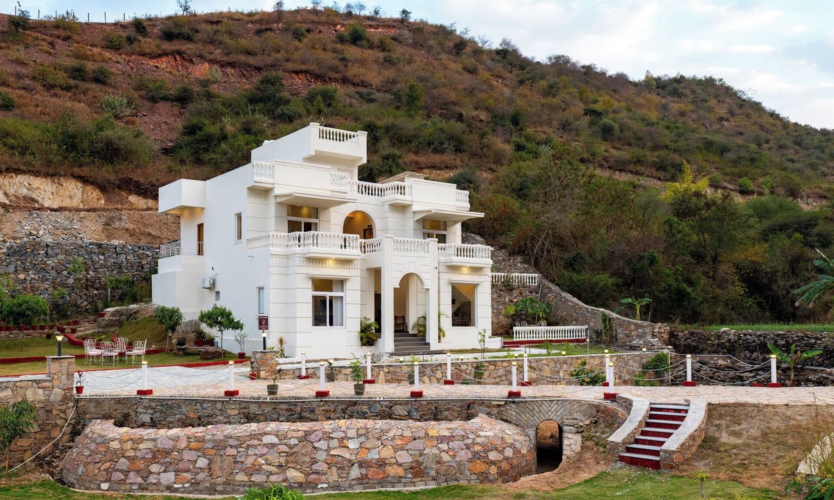 Bedla Villa | ELIVAAS Mandovar 4Room with Common Pool