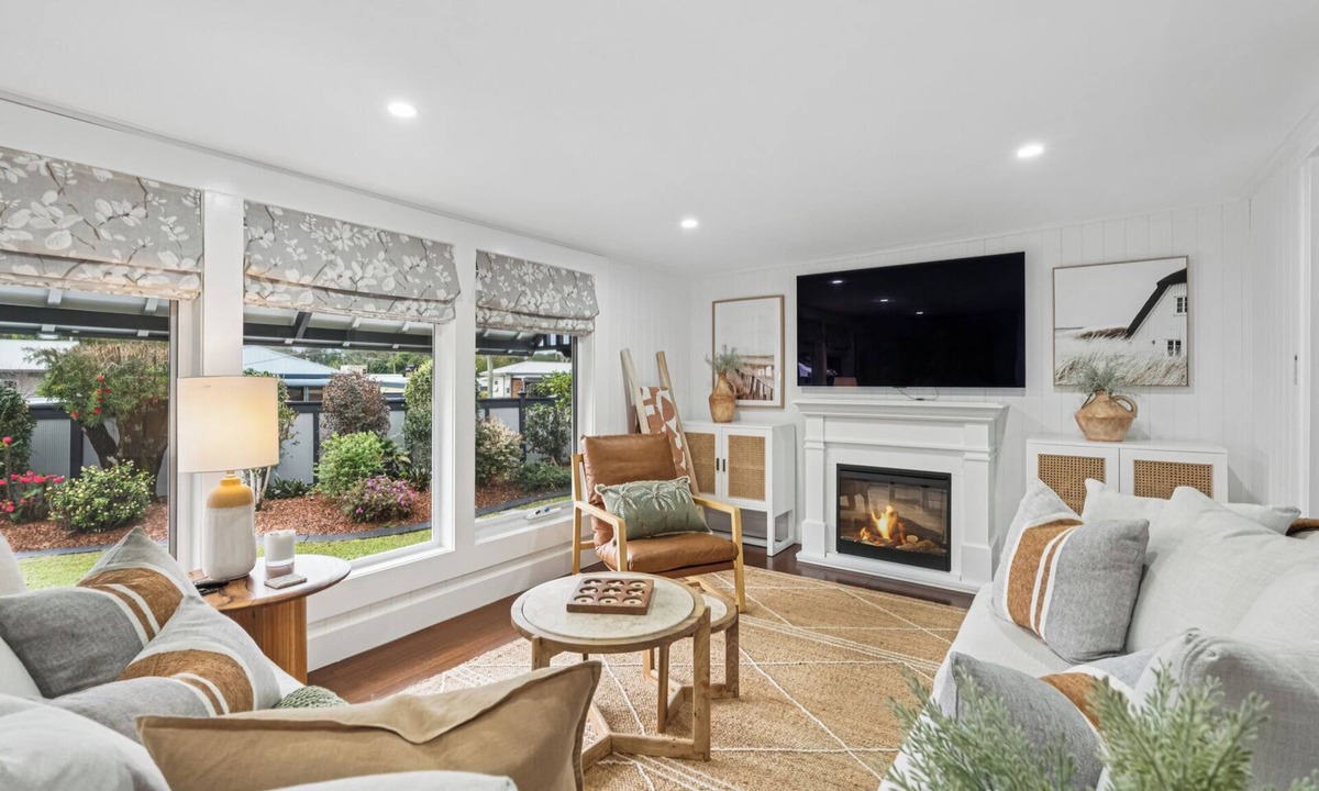 Coffs Harbour House | Ellie's Grand Escape - Sleeps 10, Pool, Spa, Amazing!