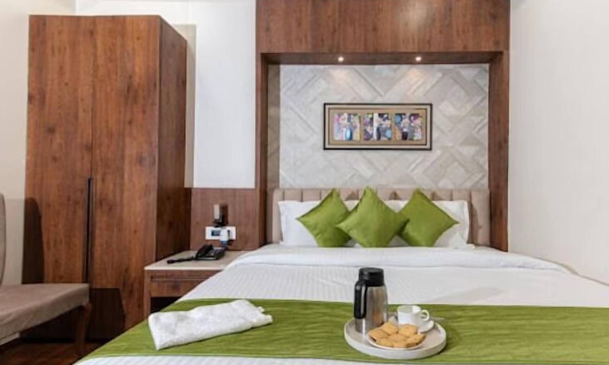 Bhopal Hotel | Emerald Inn