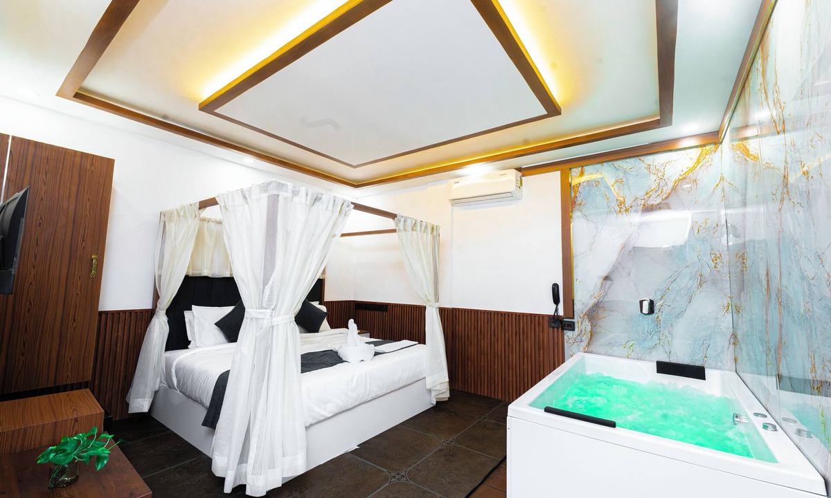 Kochi Hotel | Emmanuel Residency