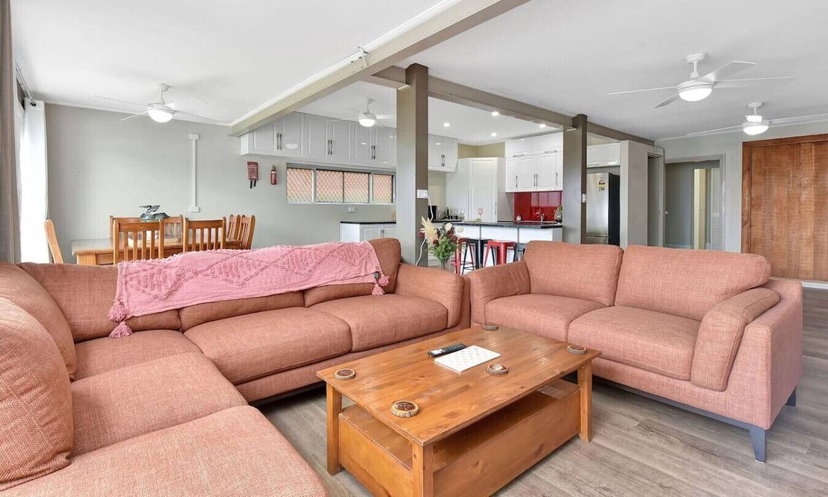 Cessnock House | Entertainer with Pool Cessnock