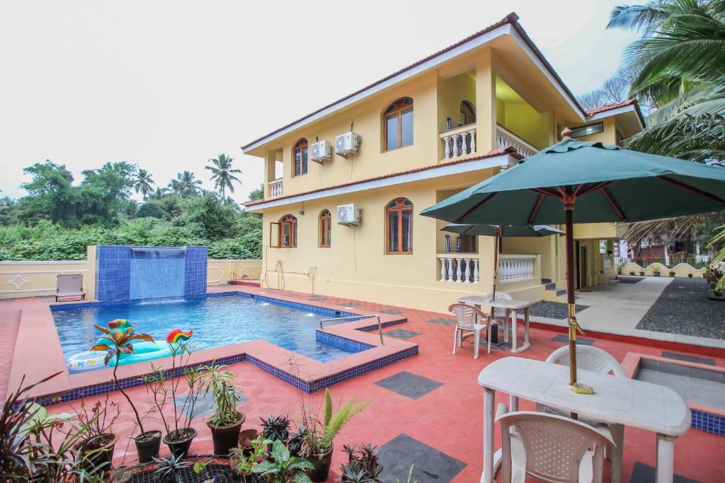 Sernabatim Apartment | Exotic Pool View Studio in Colva, Goa