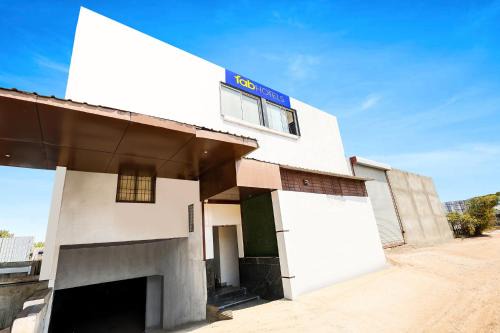 Hinjawadi Hotel | FabHotel AR Executive