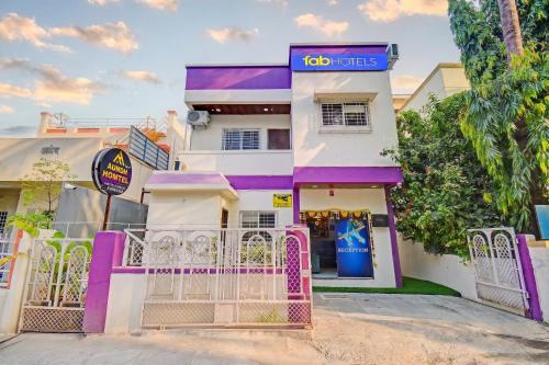 Aundh Hotel | FabHotel Aundh Homtel