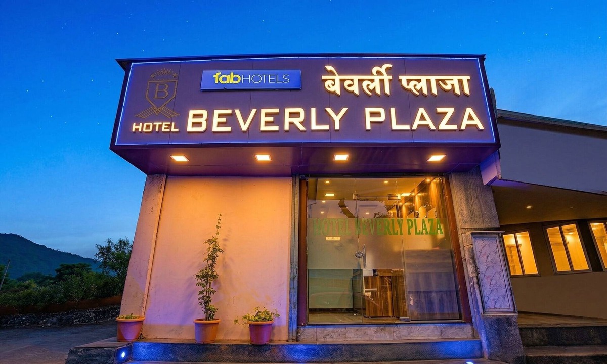 Kurla West Hotel | Fabhotel Beverly Plaza