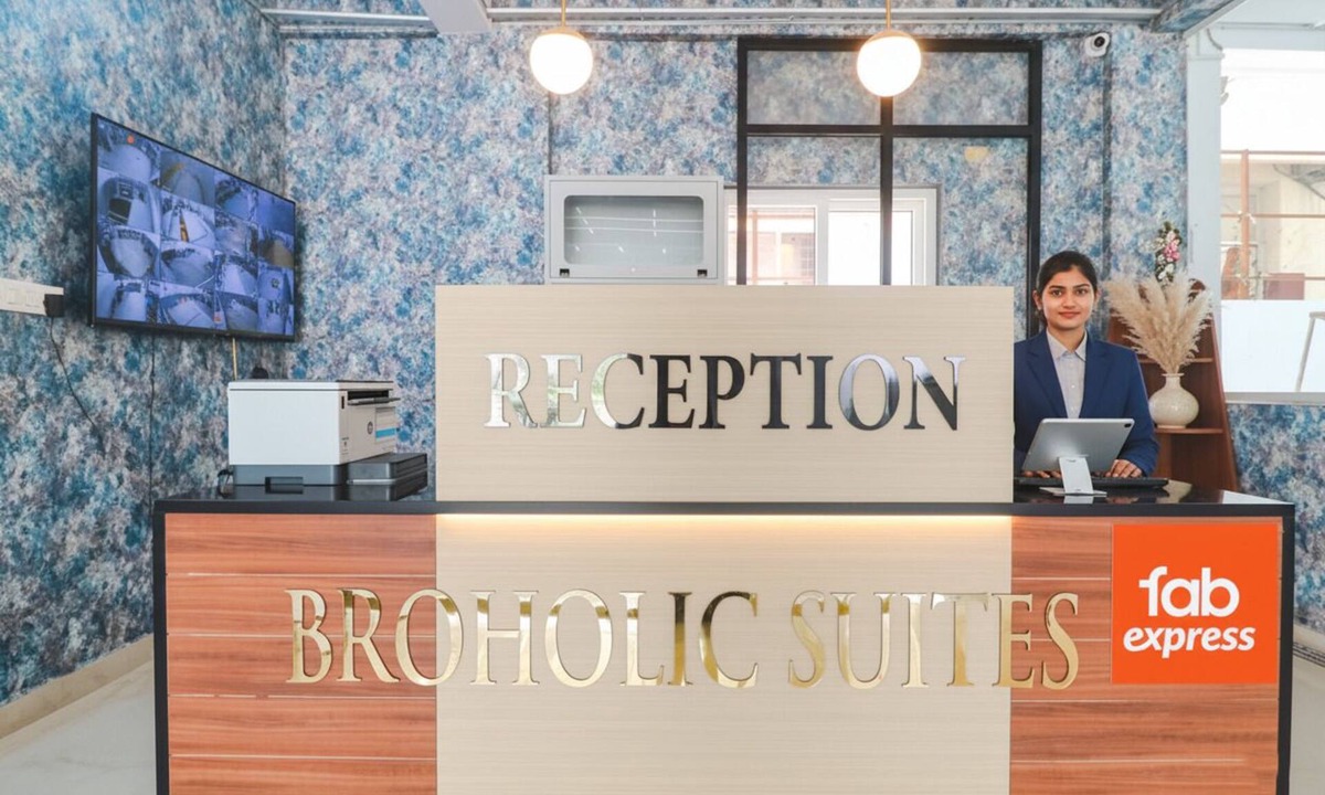 Kukatpalli Hotel | FabHotel Broholic Suites I