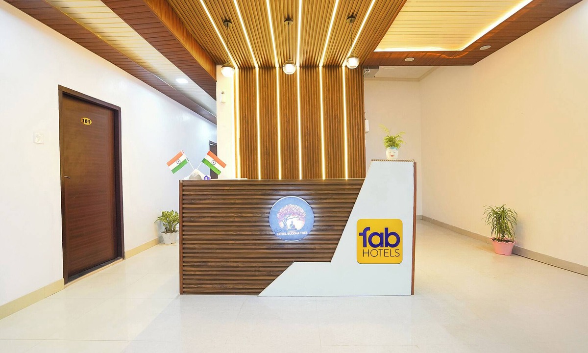 Sarnath Hotel | Fabhotel Budha Tree