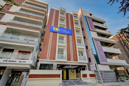 Kukatpalli Hotel | FabHotel Dharani Grand Madhapur